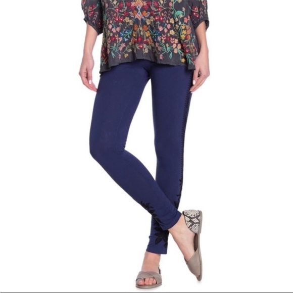 JOHNNY WAS EMBROIDERED LEGGINGS - NAVY SIZE XS - Picture 1 of 9